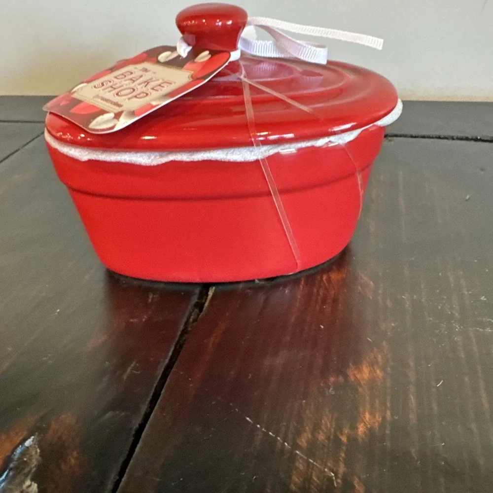 Masterclass The Bake Shop Heart Mini Heart Covered Casserole NEW Red Fast‎ Ship